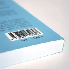 Code-barres ISBN EAN 9782353451647 sur la couverture d'un livre bleu, prix 15,50 €.