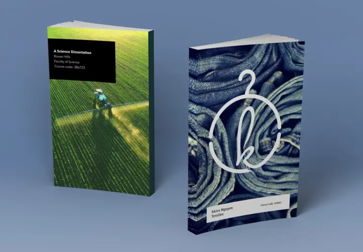 Deux livres de poche : l'un sur l'agriculture, l'autre sur le textile.
