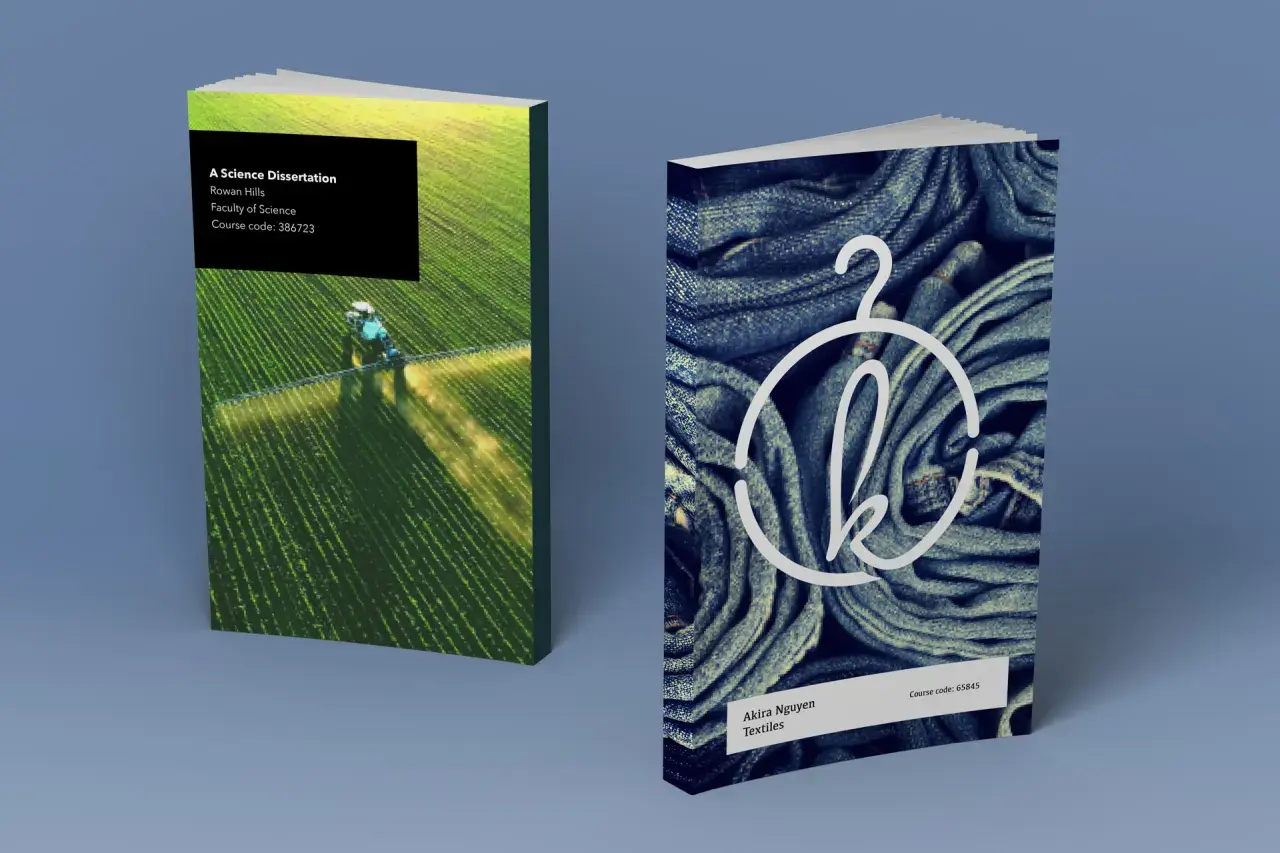 Deux livres de poche : l'un sur l'agriculture, l'autre sur le textile.