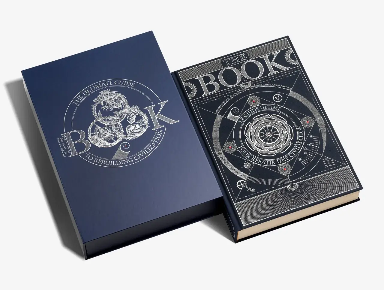 Un coffret bleu marine contient un livre à la couverture sombre ornée de motifs complexes et de textes, dont "THE BOOK" et "LE GUIDE ULTIME POUR REBATIR UNE CIVILISATION". Une page de fin intrigante.
